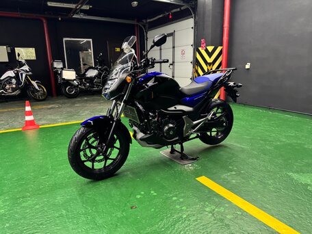 2018 Honda NC 750S, синий, 875000 рублей, вид 4