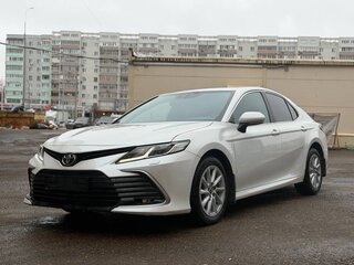 2021 Toyota Camry VIII (XV70) Рестайлинг, белый, 3300000 рублей, вид 1