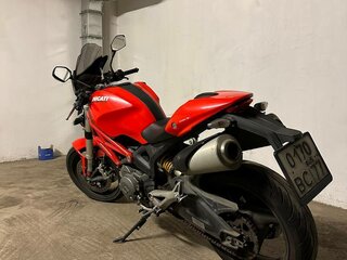 2013 Ducati Monster 696, красный, 495000 рублей, вид 5