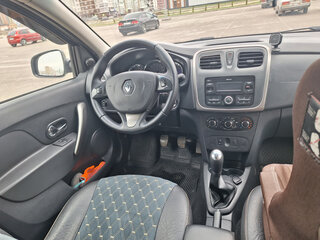 2017 Renault Sandero Stepway II, бежевый, 890000 рублей, вид 3