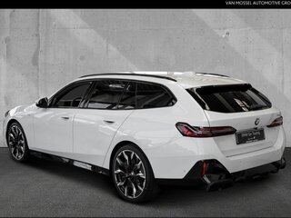 2025 BMW 5 серии 520d VIII (G60/G61/G68), серебристый, 9791700 рублей, вид 4