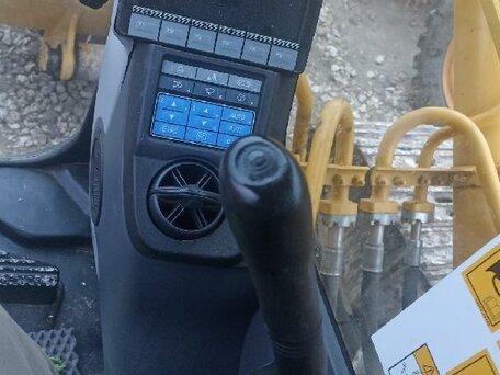 2022 Komatsu PC220-8, жёлтый, 10847000 рублей, вид 5