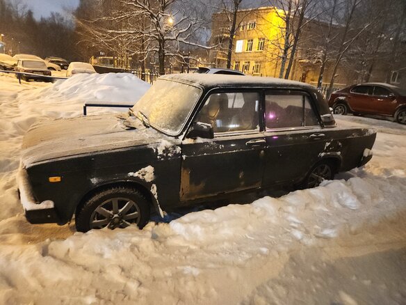 2006 Lada (ВАЗ) 2105, зелёный, 100000 рублей - вид 3