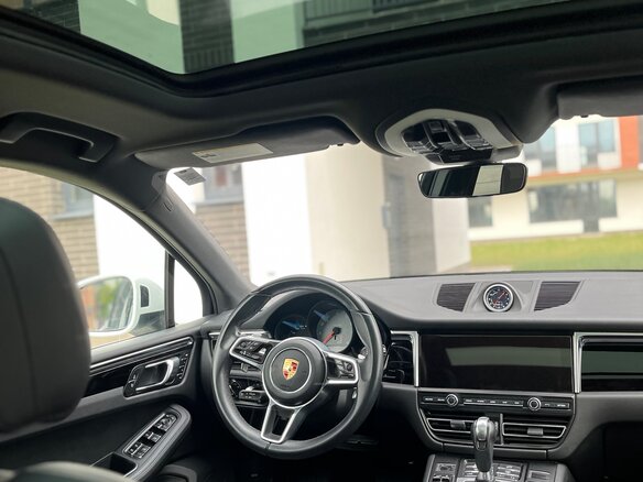 2021 Porsche Macan S I Рестайлинг, белый, 4500000 рублей - вид 12