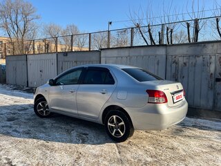 2010 Toyota Belta I, серый, 440000 рублей, вид 4