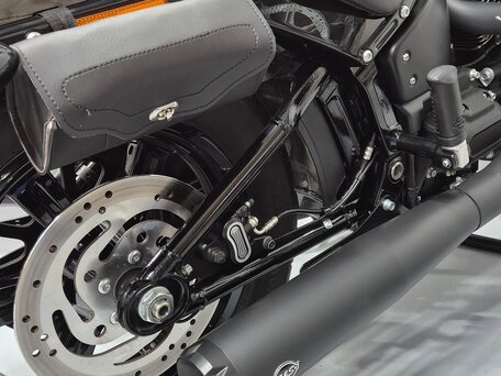 2021 Harley-Davidson Street Bob, чёрный, 1550000 рублей, вид 4