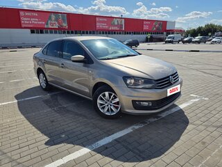2015 Volkswagen Polo V Рестайлинг, бежевый, 990000 рублей, вид 3