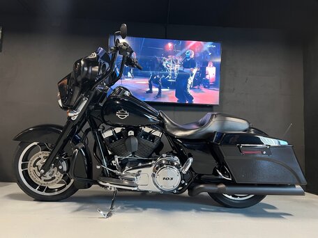 2012 Harley-Davidson Street Glide, чёрный, 1150000 рублей, вид 5