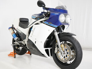 1986 Suzuki GSX-R 750, белый, 1144000 рублей, вид 3
