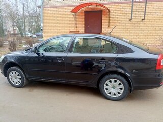 2013 Skoda Octavia II (A5) Рестайлинг, чёрный, 1100000 рублей, вид 4