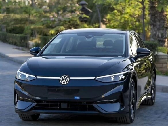 2025 Volkswagen ID.7 85 kWh, серый - вид 1