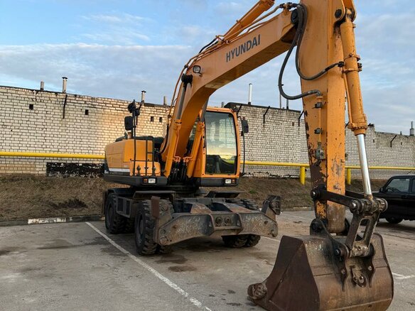 2013 Hyundai R180W, 7600000 рублей