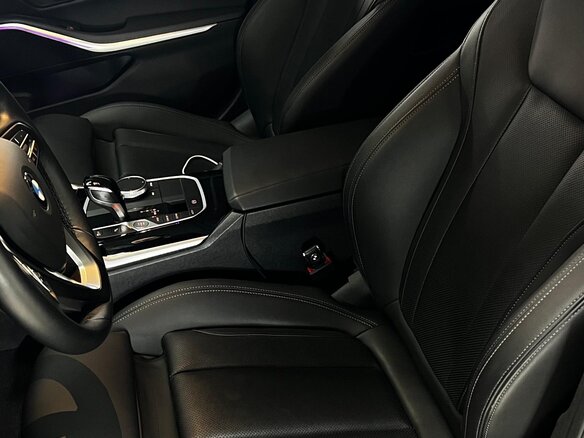 2022 BMW 3 серии 320i VII (G2x), чёрный, 4500000 рублей - вид 4