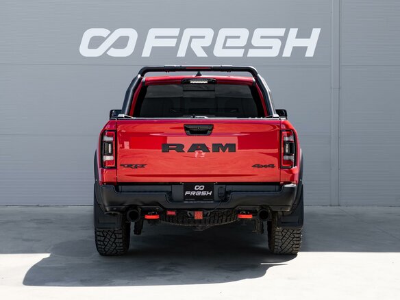 2022 Ram 1500 Crew Cab TRX V, красный - вид 3