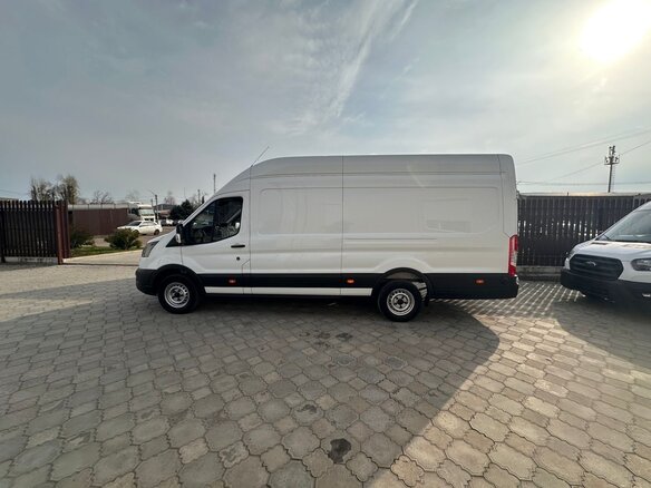 2023 Ford Transit, белый, 4200000 рублей - вид 3