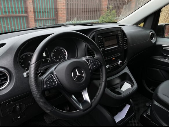 2017 Mercedes-Benz Metris, чёрный, 2800000 рублей - вид 4