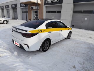 2017 Kia Rio IV, белый, 900000 рублей, вид 3