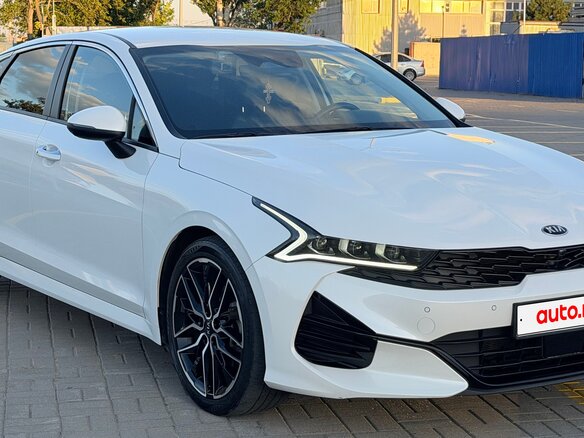 2021 Kia K5 III, белый, 2900000 рублей - вид 4