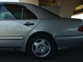 1996 Mercedes-Benz E-Класс 200 II (W210, S210), серебристый, 250000 рублей - вид 3