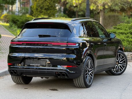 2026 Porsche Cayenne III Рестайлинг, чёрный, 16990000 рублей, вид 2