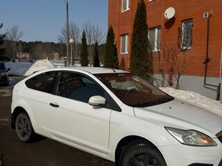 2010 Ford Focus II Рестайлинг, белый, 400000 рублей, вид 4