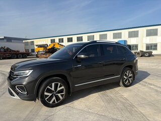 2023 Volkswagen Tayron I Рестайлинг, чёрный, 2450000 рублей, вид 1