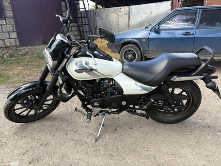 2019 Bajaj Avenger, белый, 150000 рублей, вид 3