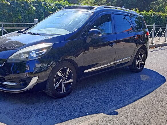 2013 Renault Scenic Grand III Рестайлинг, чёрный, 1180000 рублей