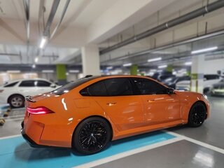 2026 BMW M5 VII (G90), оранжевый, 21835419 рублей, вид 4