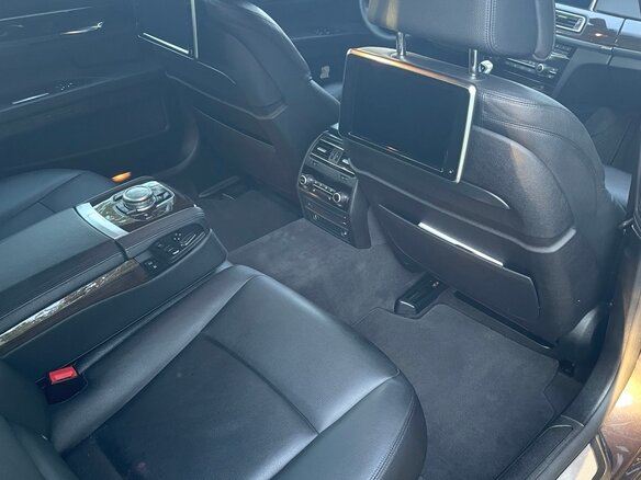 2014 BMW 7 серии Long 740Li xDrive V (F01/F02/F04) Рестайлинг, серый, 2700000 рублей - вид 12