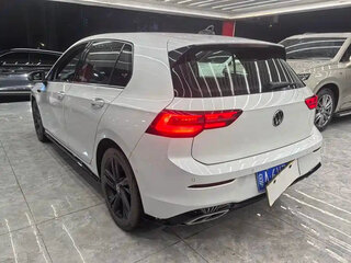 2023 Volkswagen Golf VIII, серебристый, 1650000 рублей, вид 5