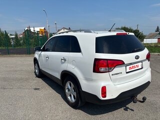 2012 Kia Sorento II Рестайлинг, белый, 1390000 рублей, вид 4