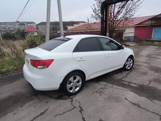 2009 Kia Cerato 5-speed II, белый, 530000 рублей, вид 2