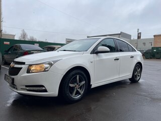 2011 Chevrolet Cruze I, белый, 815000 рублей, вид 3