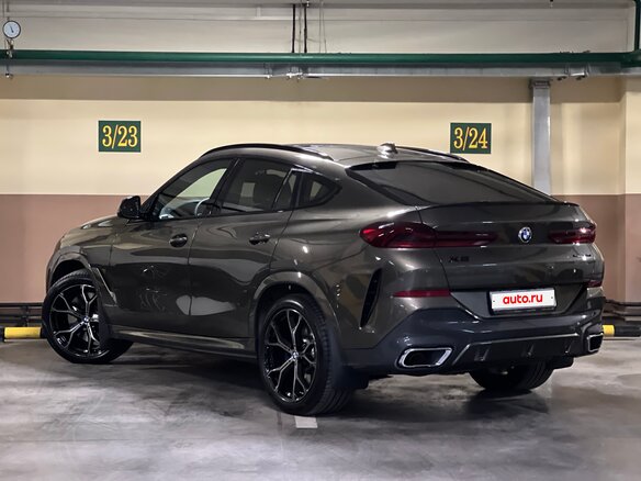 2020 BMW X6 30d III (G06), зелёный, 8495000 рублей - вид 2