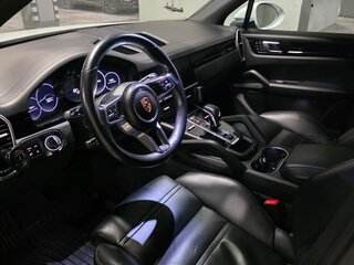 2020 Porsche Cayenne III, серый, 5950000 рублей, вид 5