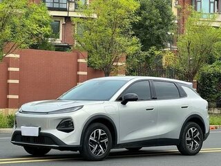 2026 Changan Qiyuan Q05 40.3 kWh II, серебристый, 2100000 рублей, вид 2