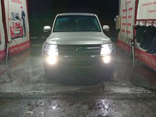 2011 Mitsubishi Pajero IV, серебристый, 1400000 рублей, вид 2