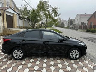 2021 Hyundai Solaris II Рестайлинг, чёрный, 1620000 рублей, вид 4