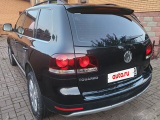 2008 Volkswagen Touareg I Рестайлинг, чёрный, 1100000 рублей, вид 4
