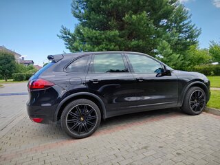 2011 Porsche Cayenne Diesel II (958), чёрный, 2700000 рублей, вид 2