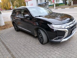 2018 Mitsubishi Outlander III Рестайлинг 2, чёрный, 1999000 рублей, вид 2