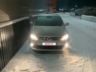 2014 Volkswagen Polo V, серый, 950000 рублей, вид 3