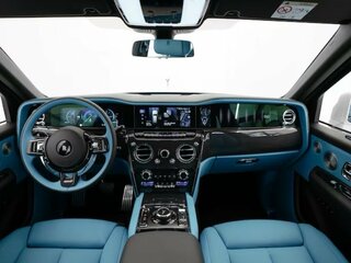 2026 Rolls-Royce Cullinan Black Badge I Рестайлинг (Series II), белый, 64500000 рублей, вид 4
