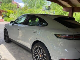 2020 Porsche Cayenne III, серый, 8600000 рублей, вид 4