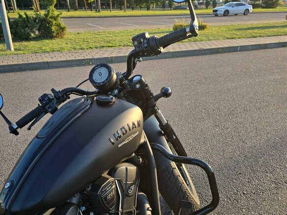 2024 Indian Scout, чёрный, 1693851 рублей - вид 2