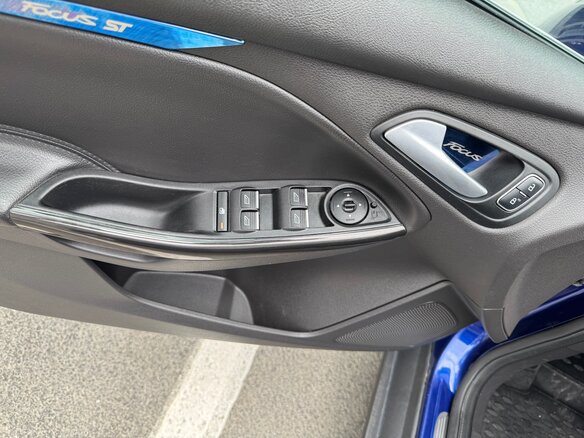 2015 Ford Focus III Рестайлинг, синий, 1520000 рублей - вид 12