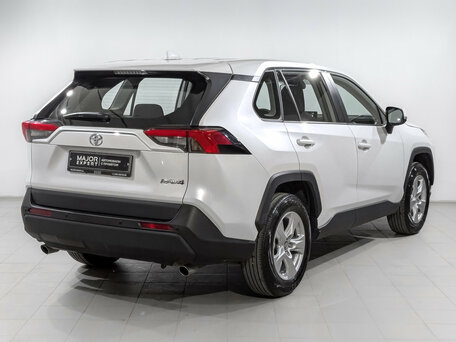 2024 Toyota RAV4 V (XA50), белый, 3540000 рублей, вид 5