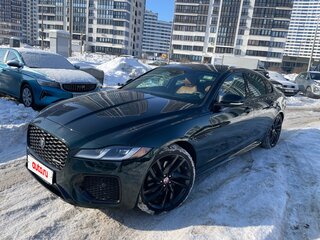 2021 Jaguar XF II Рестайлинг, зелёный, 4000000 рублей, вид 1