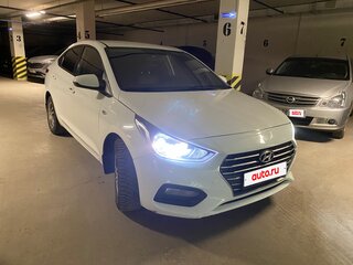 2017 Hyundai Solaris II, белый, 920000 рублей, вид 2